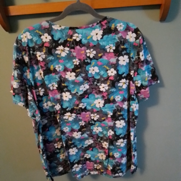 Scrub top - Picture 3 of 3